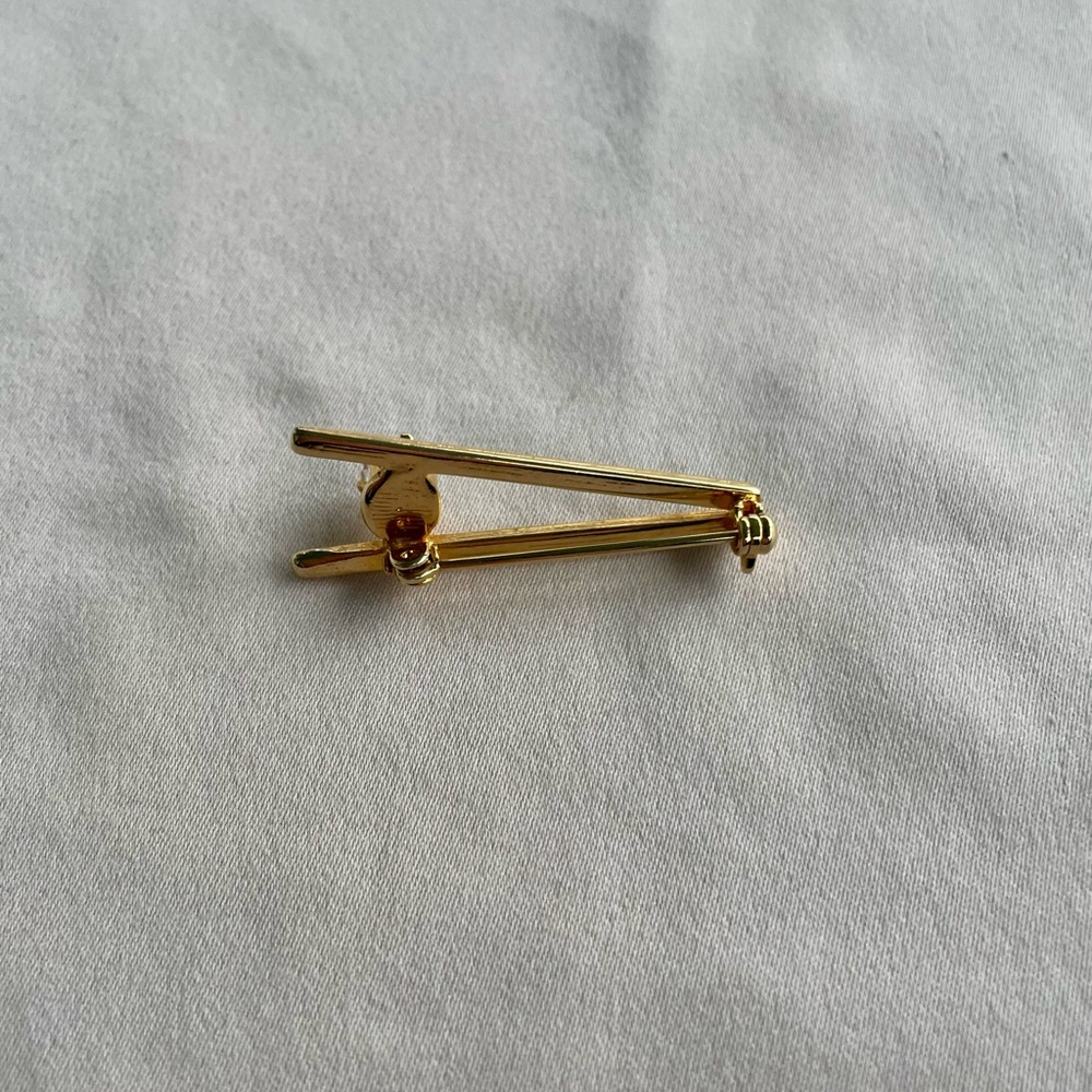Vintage Queen Anne V-Shaped Gold-Tone CZ Brooch with Pendant - Picture 3 of 7